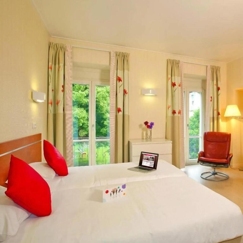 Garden & City Luxeuil Ex Le Metropole Et Les Thermes Room photo