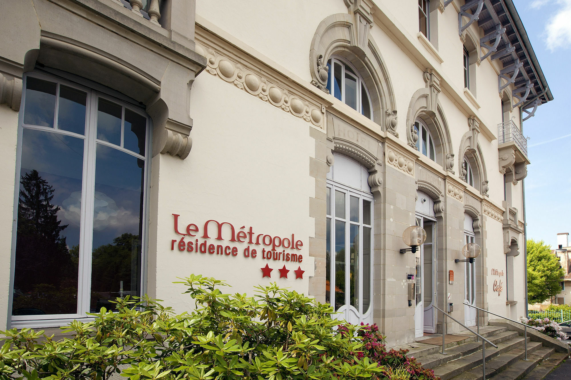 Garden & City Luxeuil Ex Le Metropole Et Les Thermes Exterior photo